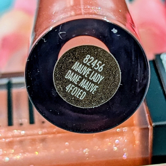 e.l.f.  Glimmer Glow Reviver Lip Oil and Lip Plumping Gloss (1 of each) - Picture 7 of 10